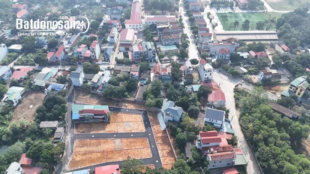 Bán đất nền 100m2 Hòa Lạc, full thổ cư, giá nhỉnh 2 tỷ.