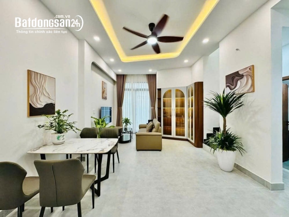 Bán nhà 3 tầng, 60m2, ngõ rộng đường lớn xã Quang Minh, Mê Linh, hơn 3 tỷ.