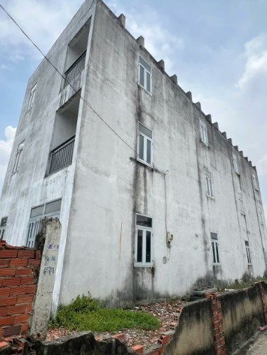 Bán tòa căn hộ dịch vụ thô tại An Phú Đông, Quận 12, diện tích 332m², ,giá 12.8 tỷ.