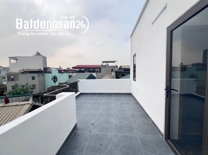 Bán nhà đẹp phố Ô Cách, Việt Hưng – 33m2, 5 tầng xây mới, ô tô vào nhà.