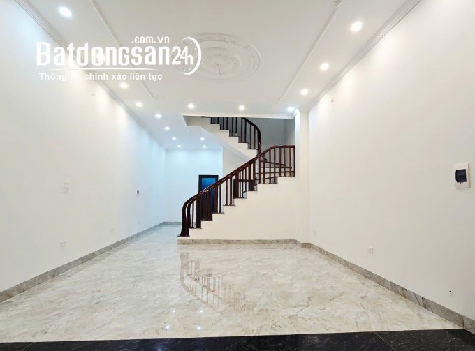 Bán nhà khu May 10, Sài Đồng, Long Biên – 50m2, 5 tầng, ô tô vào nhà, giá giảm sâu.