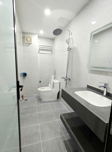 Bán nhà khu May 10, Sài Đồng, Long Biên – 50m2, 5 tầng, ô tô vào nhà, giá giảm sâu.