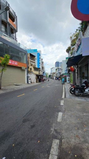 Bán nhà mặt tiền đường Trần Đình Xu, Quận 1 – DT 68m2 – Vị trí kinh doanh đắc địa.