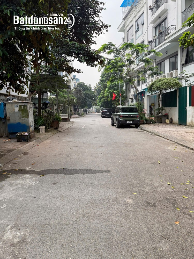 Cho thuê nhà 3 tầng tại Trâu Quỳ, Gia Lâm – Không gian sống và làm việc hoàn hảo.