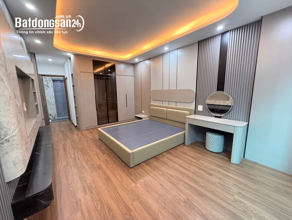 Bán nhà phố Hoa Lâm, Việt Hưng – DT 36m2, nhà 5 tầng xây mới – Vị trí trung tâm đầy đủ tiện ích.