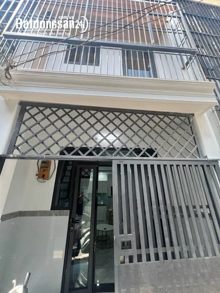 Bán nhà 2 tầng trung tâm Thủ Đức - 6 tỷ, hẻm xe hơi, diện tích 100m2.