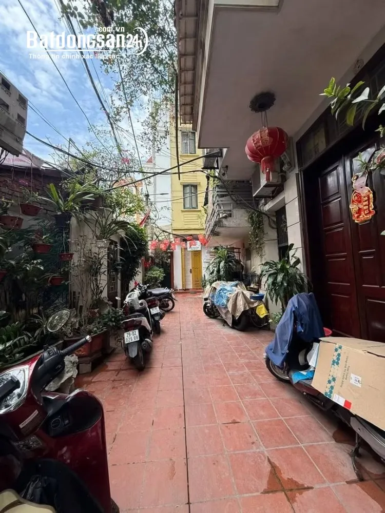 Bán nhà phố Hàn Thuyên, quận Hai Bà Trưng - 20m2, 3 tầng, ngõ rộng, 15m ra ô tô.