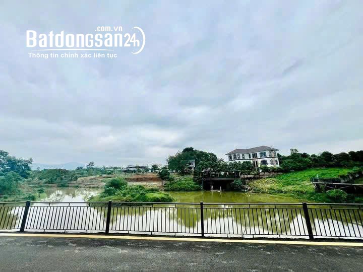 Bán đất nền Hòa Lạc - 100m2 full thổ cư, sổ hồng riêng, gần khu công nghệ cao, giá 2 tỷ.
