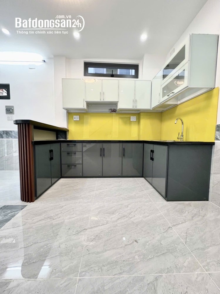 Bán nhà mới 100% tại Trần Quang Diệu, Quận 3 – 5 tầng, 4PN, nhà lô góc thoáng mát.