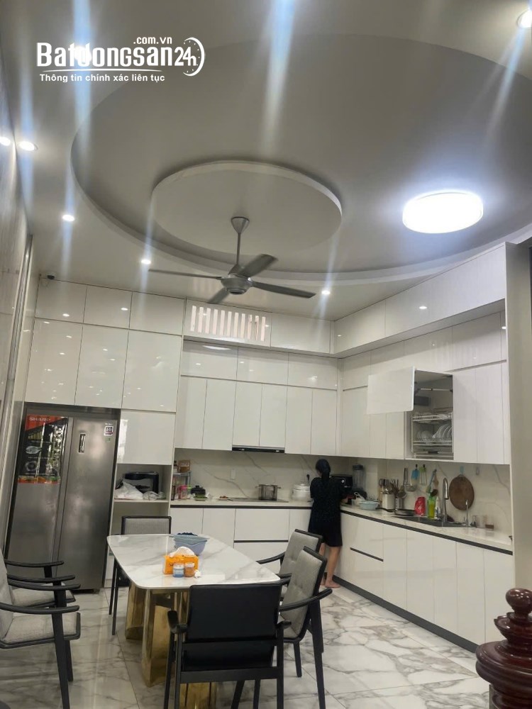   Bán nhà mặt đường đôi KĐT Tuệ Tĩnh, TP Hải Phòng - Diện tích 80m² x 4.5 tầng.