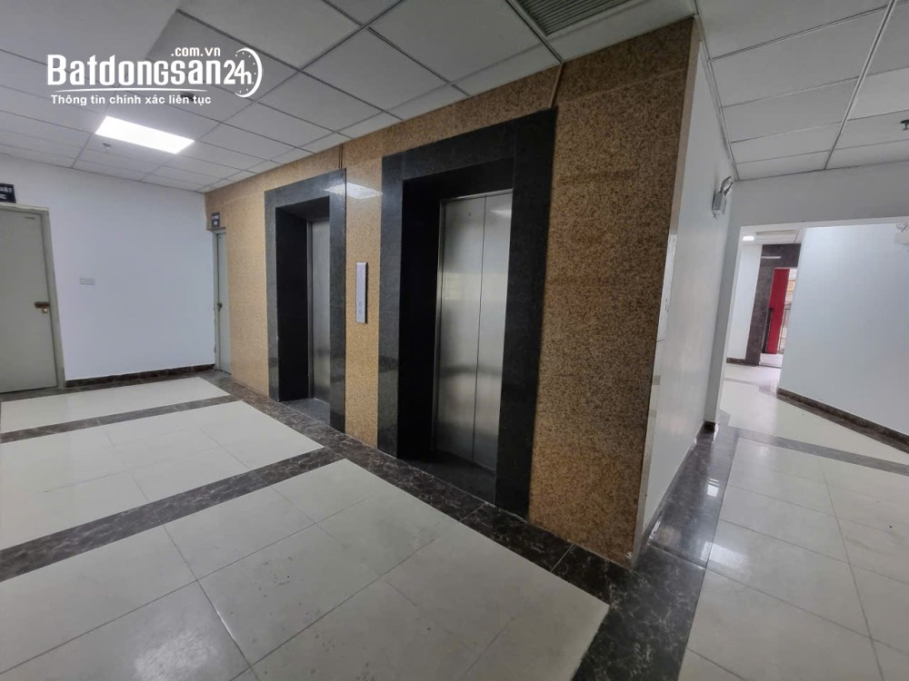 Cho thuê 300m² sàn chân đế tại Mạc Thái Tổ, Cầu Giấy, Giá thuê: 325.000đ/m².