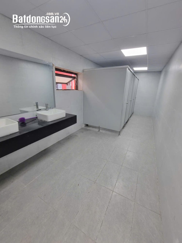 Cho thuê 300m² sàn chân đế tại Mạc Thái Tổ, Cầu Giấy, Giá thuê: 325.000đ/m².