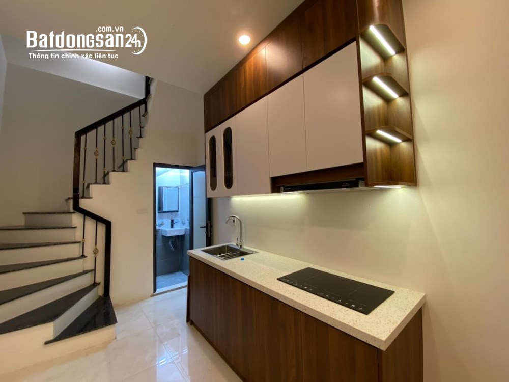 Bán nhà lô góc Hòe Nhai, Ba Đình 35m² - Mặt tiền 5m, thiết kế đặc biệt 2 khối riêng biệt.