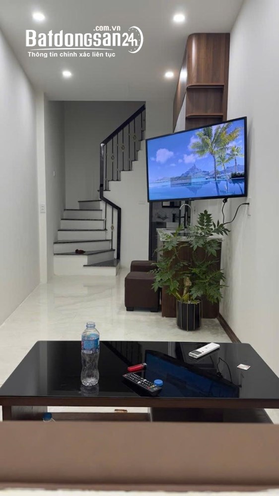 Bán nhà lô góc Hòe Nhai, Ba Đình 35m² - Mặt tiền 5m, thiết kế đặc biệt 2 khối riêng biệt.