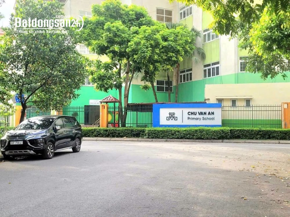 Bán nhà liền kề xây thô KĐT Văn Khê, Hà Đông, 83m², 4 tầng, vị trí đắc địa, giá 18,7 tỷ.