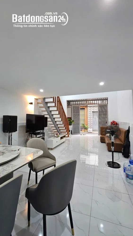 Bán nhà Phường Tân Phú, TP. HCM - 2 tầng, hẻm xe tải, ô tô ngủ trong nhà - Giá nhỉnh 5 tỷ.