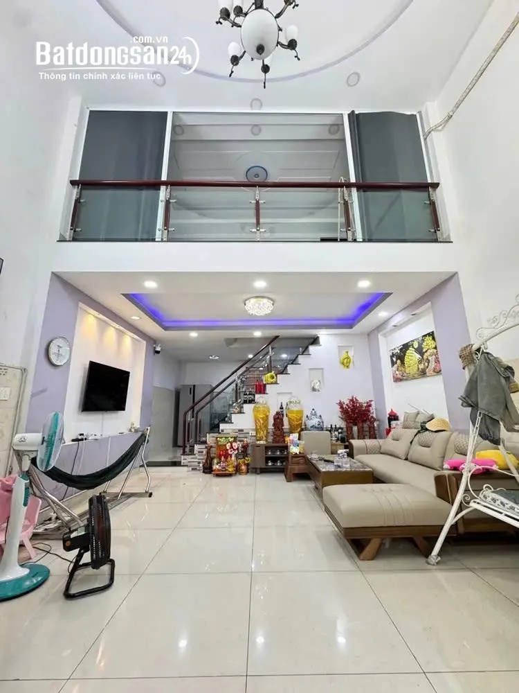 Bán nhà phường Tân Phú, TP. HCM - Ngang hiếm 5,5m, hẻm xe hơi vào nhà, chỉ nhỉnh 7 tỷ.