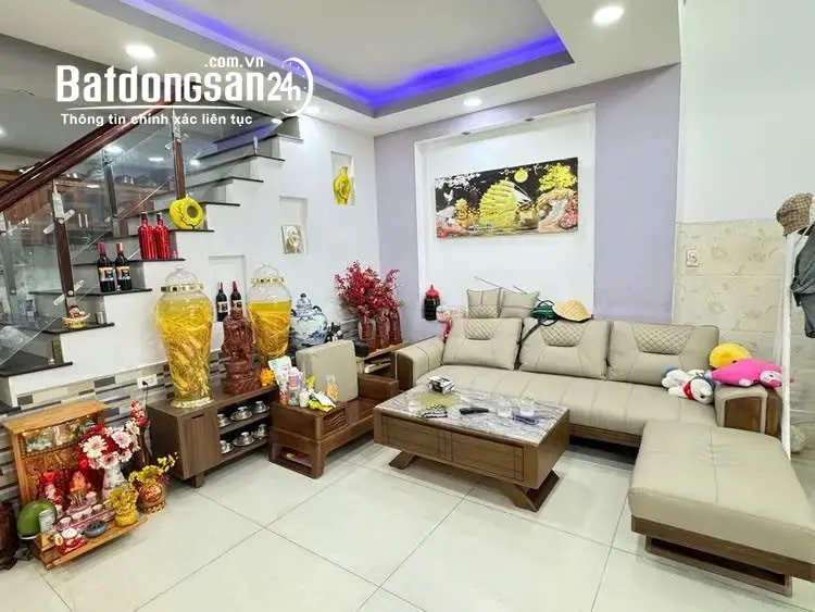 Bán nhà phường Tân Phú, TP. HCM - Ngang hiếm 5,5m, hẻm xe hơi vào nhà, chỉ nhỉnh 7 tỷ.