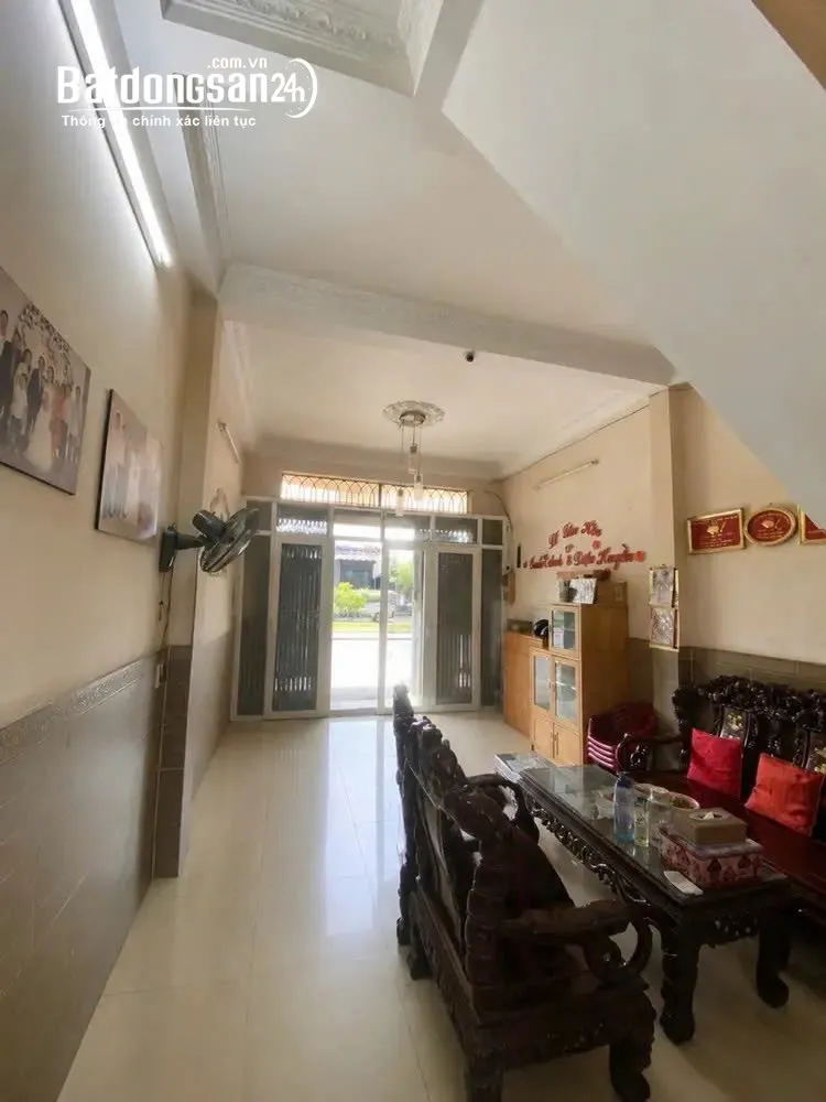 Bán nhà mặt tiền kinh doanh 10m, Phường Phú Thọ Hòa, Quận Tân Phú - 40m², 1 trệt 2 lầu, giá 9,6 tỷ.