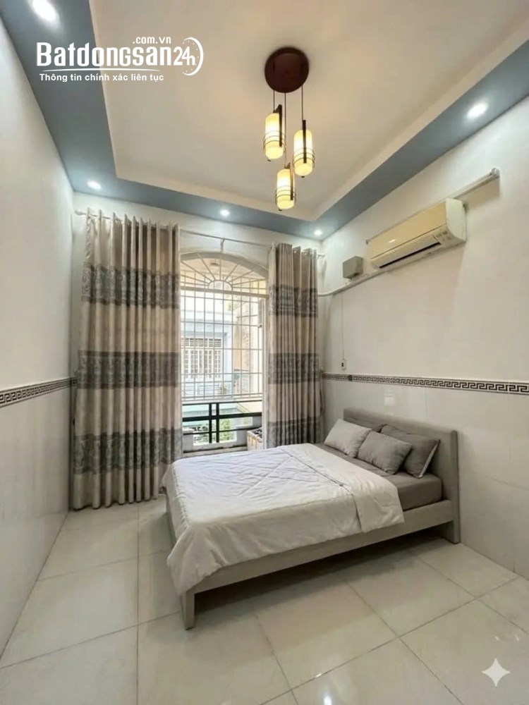 Nhà lô góc 3 tầng tại phường Tân Phú,TP. HCM, diện tích 35m² (nở hậu), giá hơn 4 tỷ.
