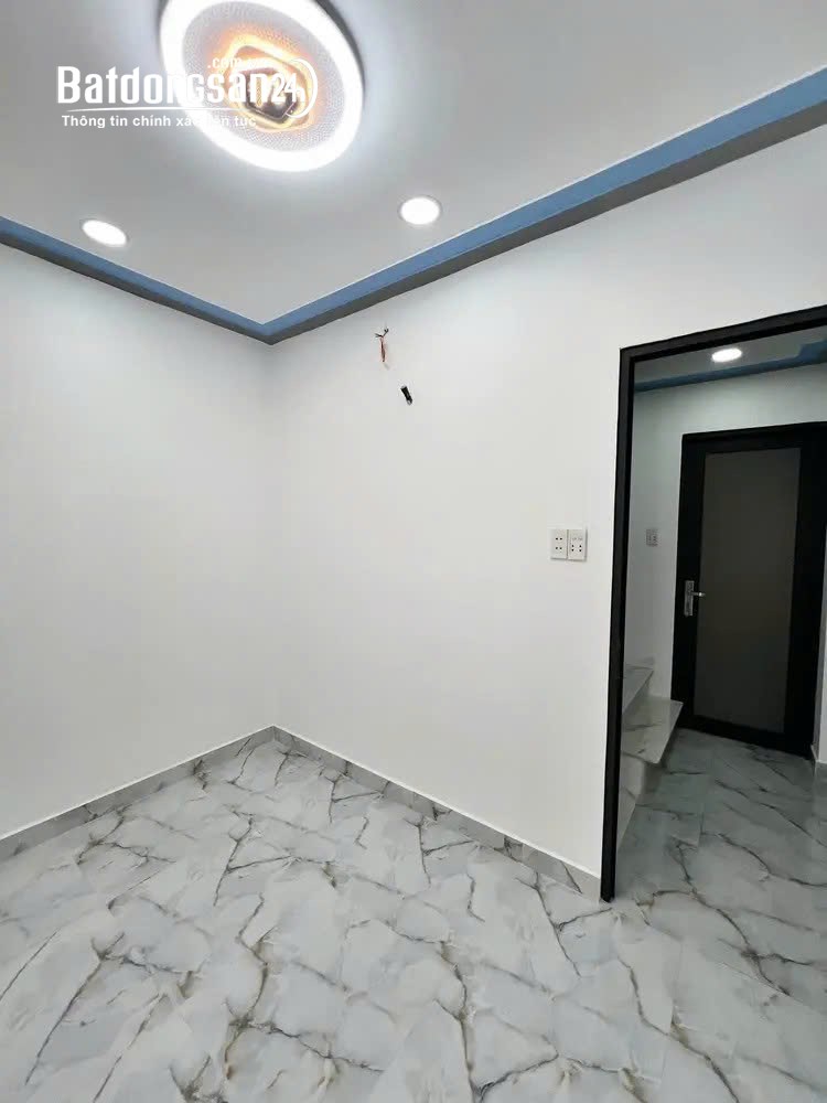 Nhà 3 tầng tại phường Tân Phú, TP. HCM, diện tích 26m² (3.3x8m), 4 phòng ngủ, giá tốt.