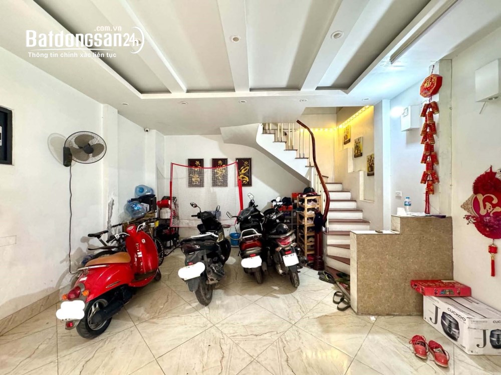 Bán nhà phố Phương Mai, quận Đống Đa, thành phố Hà Nội - Diện tích 33m2, 5 tầng, giá 14 tỷ.