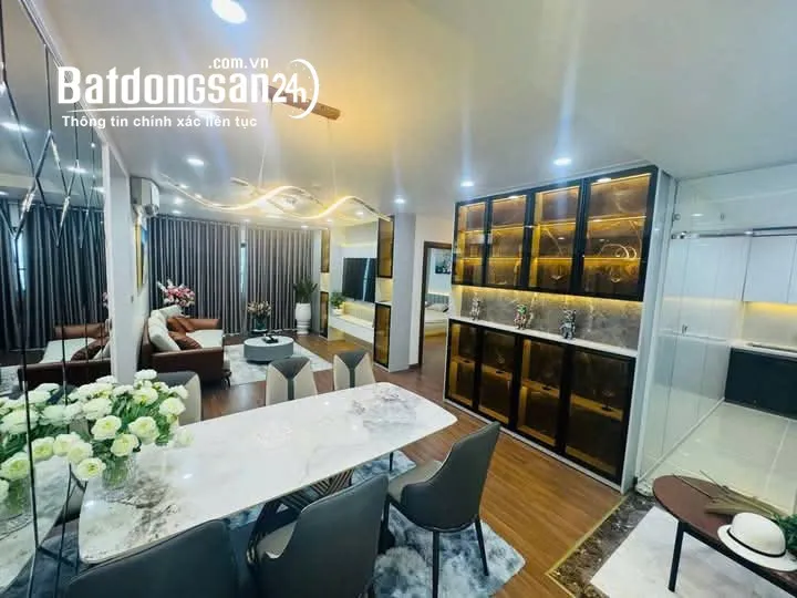  Bán căn góc - Chung cư Nam Cường - Hoàng Quốc Việt - 93m2 - 3 phòng ngủ - đầy đủ tiện ích.