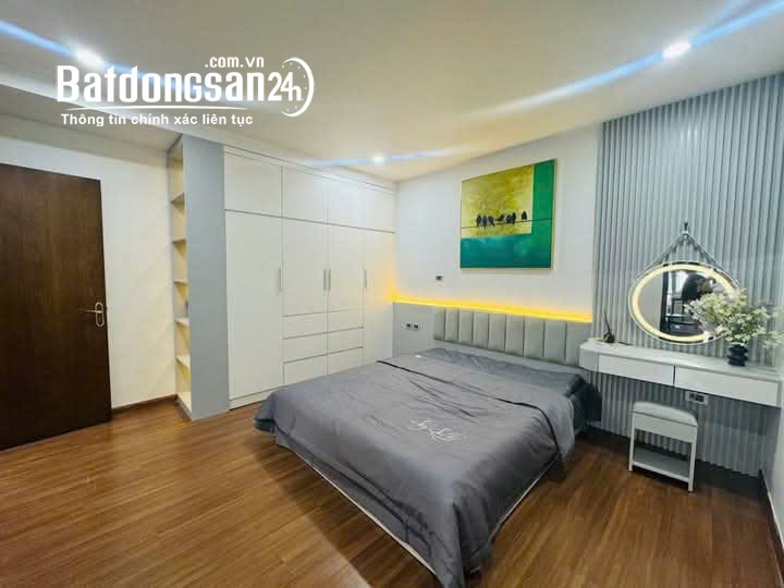  Bán căn góc - Chung cư Nam Cường - Hoàng Quốc Việt - 93m2 - 3 phòng ngủ - đầy đủ tiện ích.