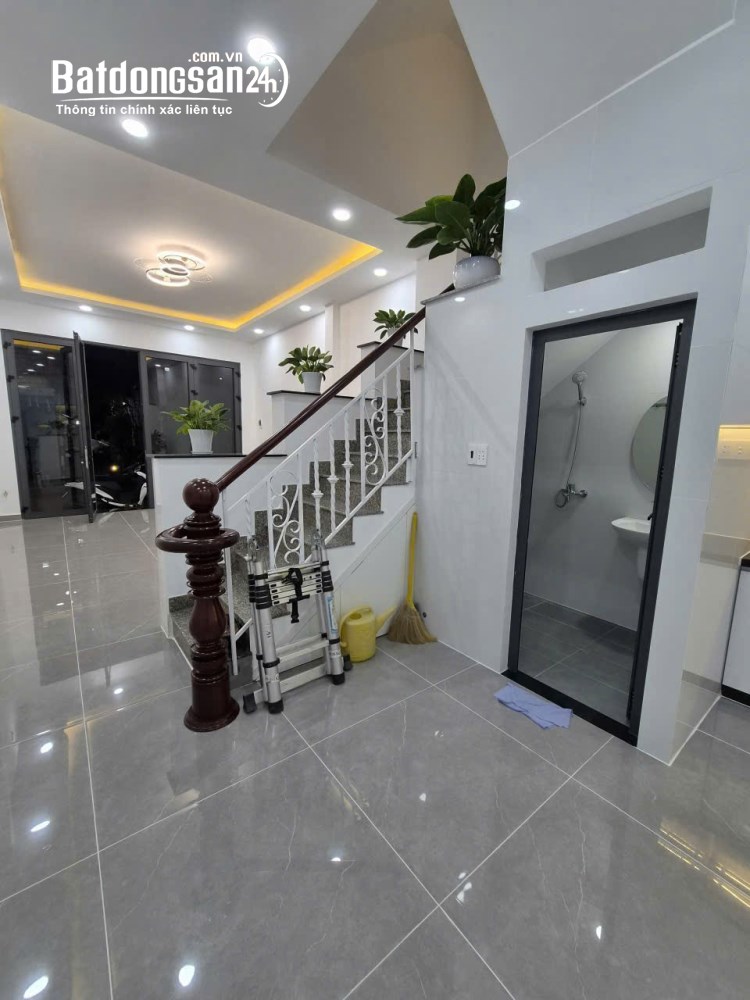 Bán nhà đường Lương Thế Vinh, Phú Thạnh, Tân Phú, 49m2, 1 trệt 2 lầu sân thượng, HXT, giá tốt.