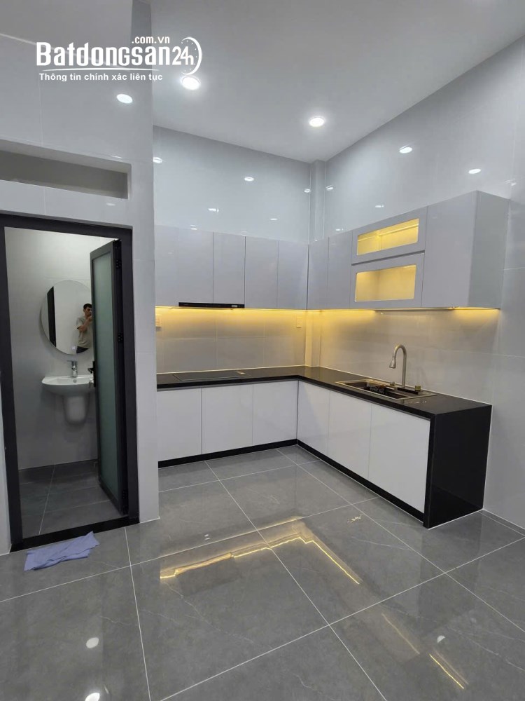 Bán nhà đường Lương Thế Vinh, Phú Thạnh, Tân Phú, 49m2, 1 trệt 2 lầu sân thượng, HXT, giá tốt.