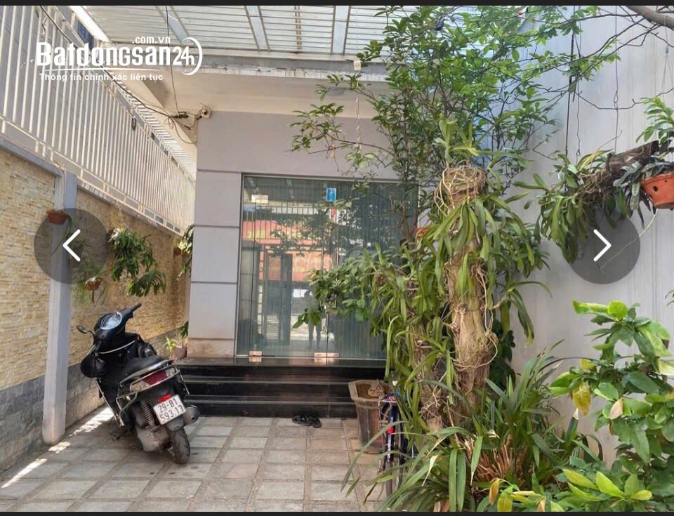 Cho thuê nhà 3 tầng Nguyễn Chính, Hoàng Mai, diện tích 100m2, ngõ ô tô vào nhà, giá 15 triệu.
