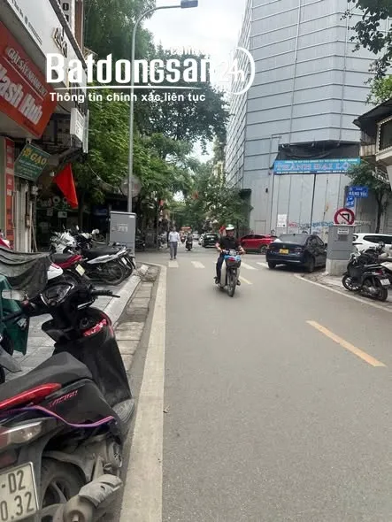 Bán nhà mặt phố Lò Rèn, phường Cửa Nam, Hoàn Kiếm, 4m mặt tiền, 5 tầng, giá 12,5 tỷ.