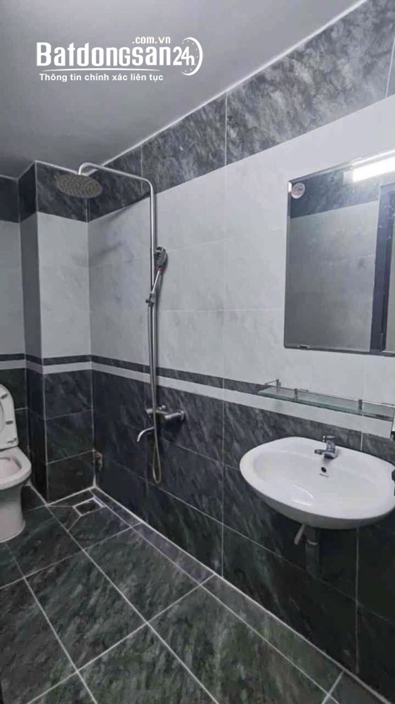 Nhà 4 tầng mặt tiền ngay ngã tư Phan Anh – Lê Văn Quới, Q. Bình Tân, kinh doanh sầm uất.