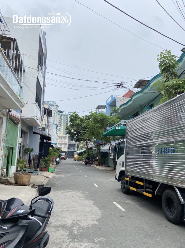 Bán nhà mặt tiền đường Hòa Bình, Phú Thạnh, Tân Phú, 4 tầng, 68 m2 chỉ 7.4 tỷ.