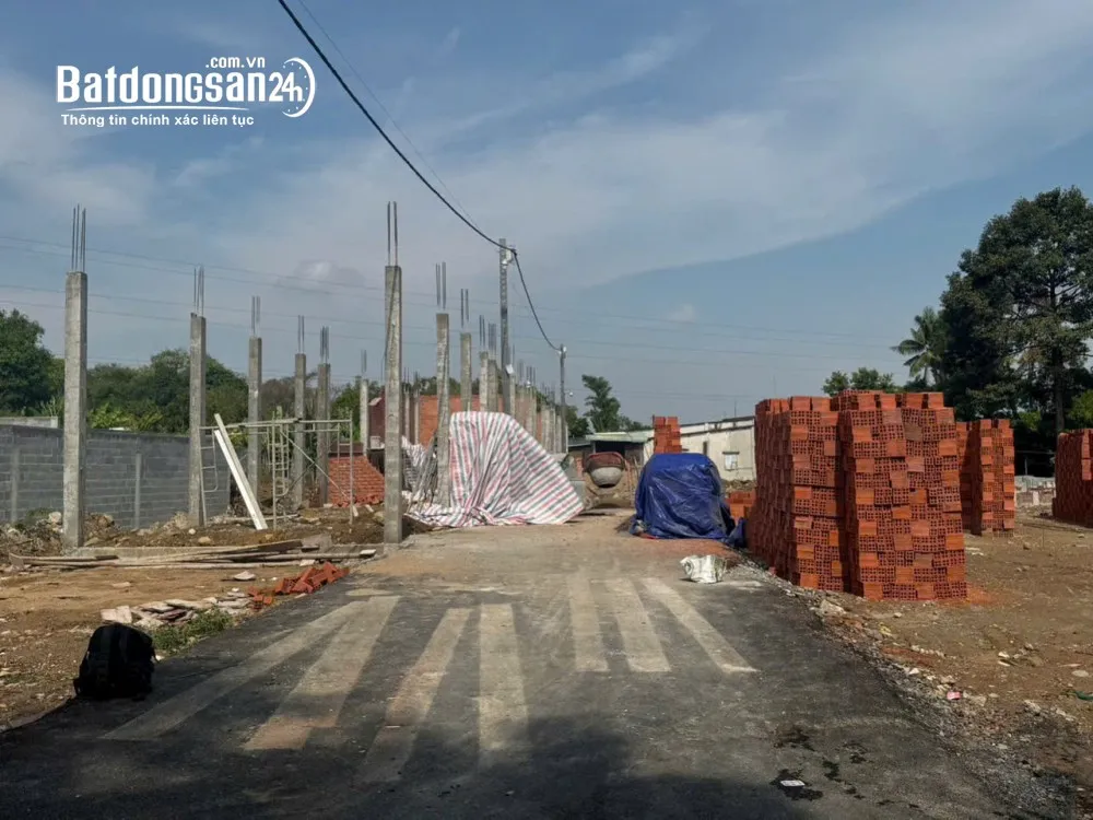 Bán nhà 1 trệt 1 lầu, 63m2, sổ riêng, đường Bùi Hữu Nghĩa, Bửu Hoà, Biên Hoà.