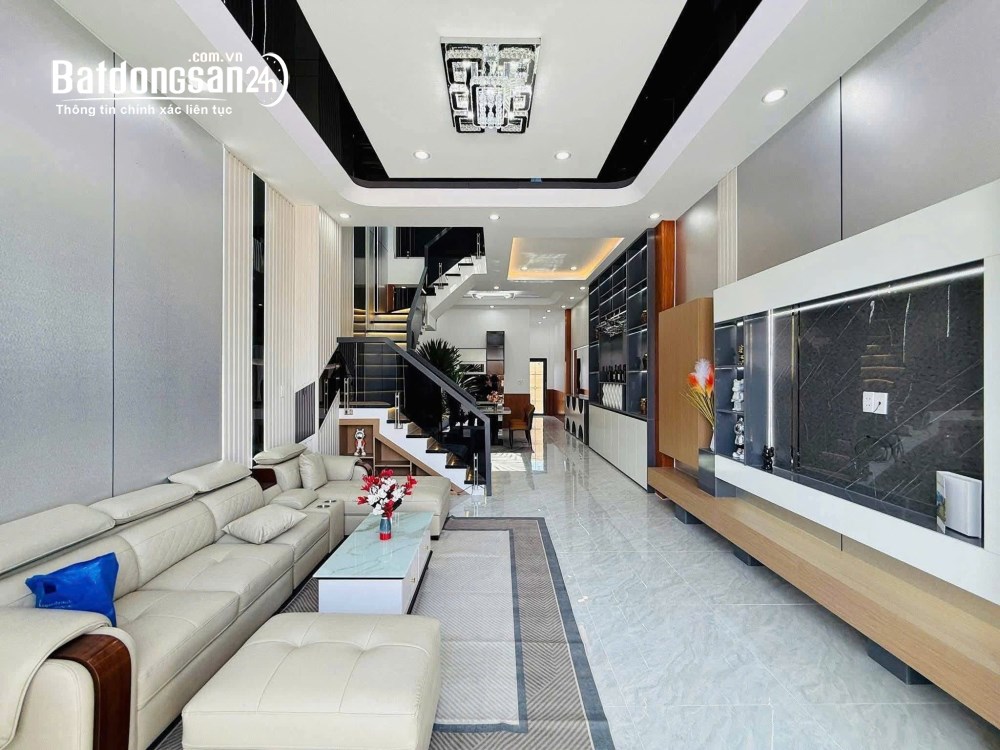 Bán nhà 1 trệt 1 lầu, 120m2, tại Thủ Dầu Một, Bình Dương, giá 2.7 tỷ.