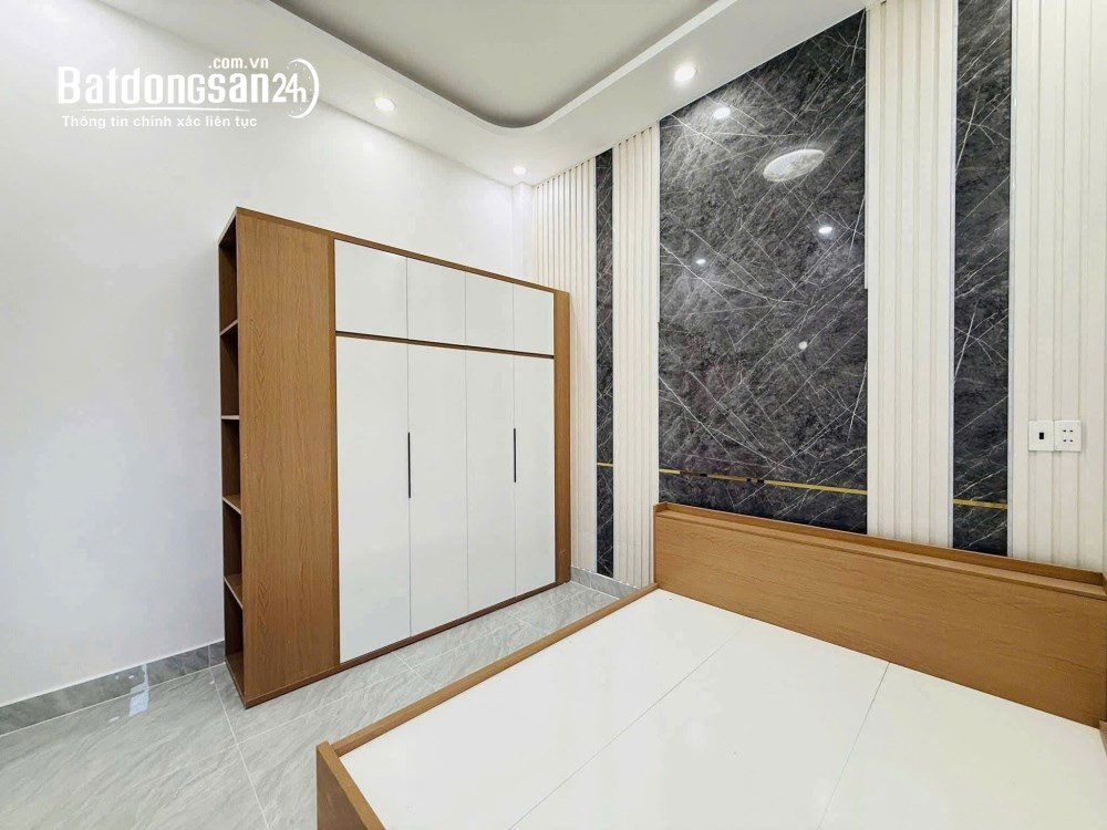Bán nhà 1 trệt 1 lầu, 120m2, tại Thủ Dầu Một, Bình Dương, giá 2.7 tỷ.