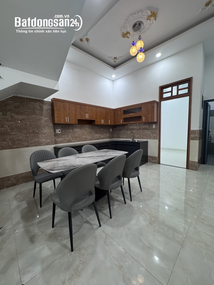 Chỉ 3,3 tỷ – Sở hữu nhà 1 trệt 1 lầu, tặng full nội thất, giáp ranh TP.HCM.