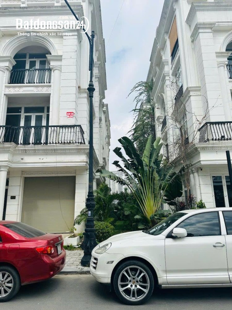 Bán căn góc Louis City Đại Mỗ, 96m2, MT 6m, vị trí đắc địa, giá 28.3 tỷ