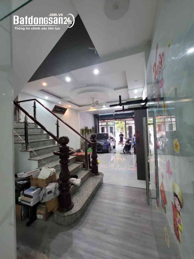 Bán nhà 2 tầng ngay cổng KDC Đại Quang, Dĩ An, TP. HCM – Vị trí đẹp, gần chợ, thuận tiện an cư.