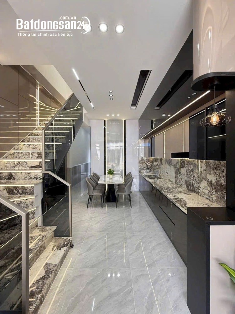 Nhà 1 trệt 1 lầu mặt tiền đường Hồ Văn Cống, Thủ Dầu Một – 120m² (4x30m), có sân ô tô, giá 2.6 tỷ.