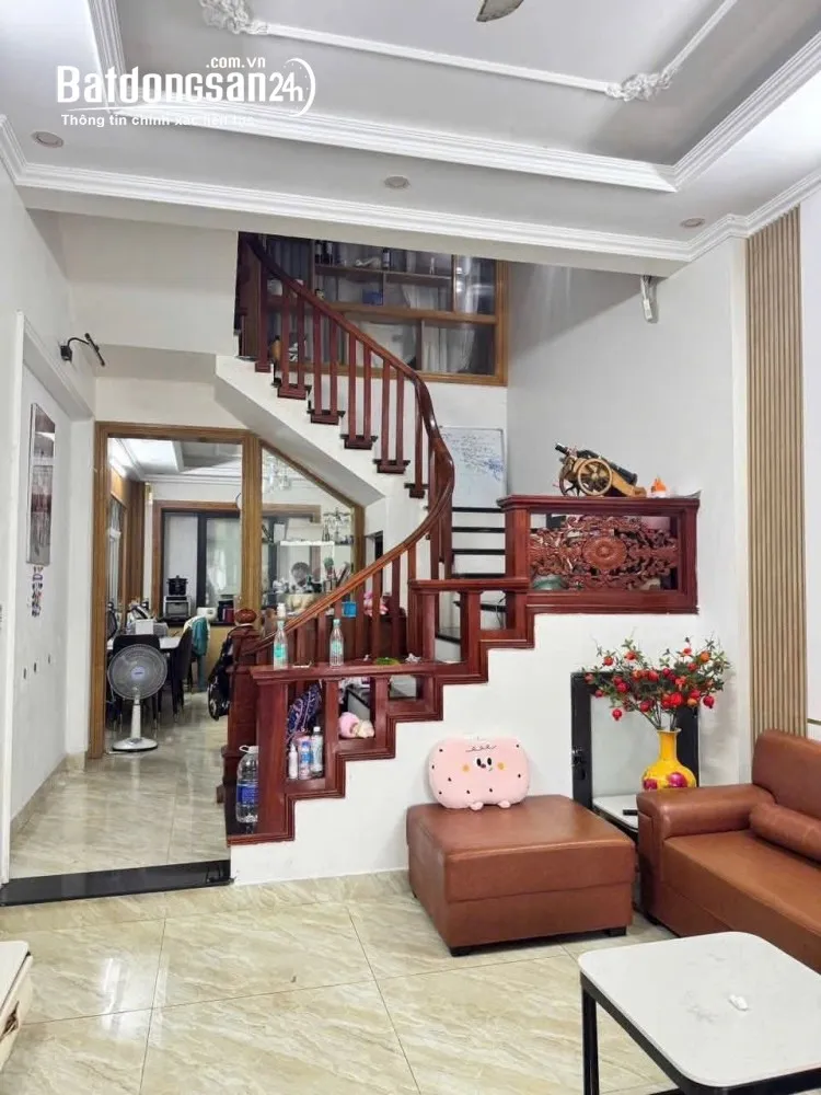  Bán nhà 4 tầng mặt phố Ỷ Lan – Vị trí đắc địa gần Đồng Xanh, Âu Cơ, DT 50m², giá 4.2 tỷ.