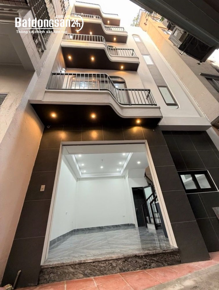 Bán nhà phố Ô Cách - Việt Hưng - Long Biên - Ô tô vào nhà - 5 tầng mới, 36m2, giá 8.4 tỷ.