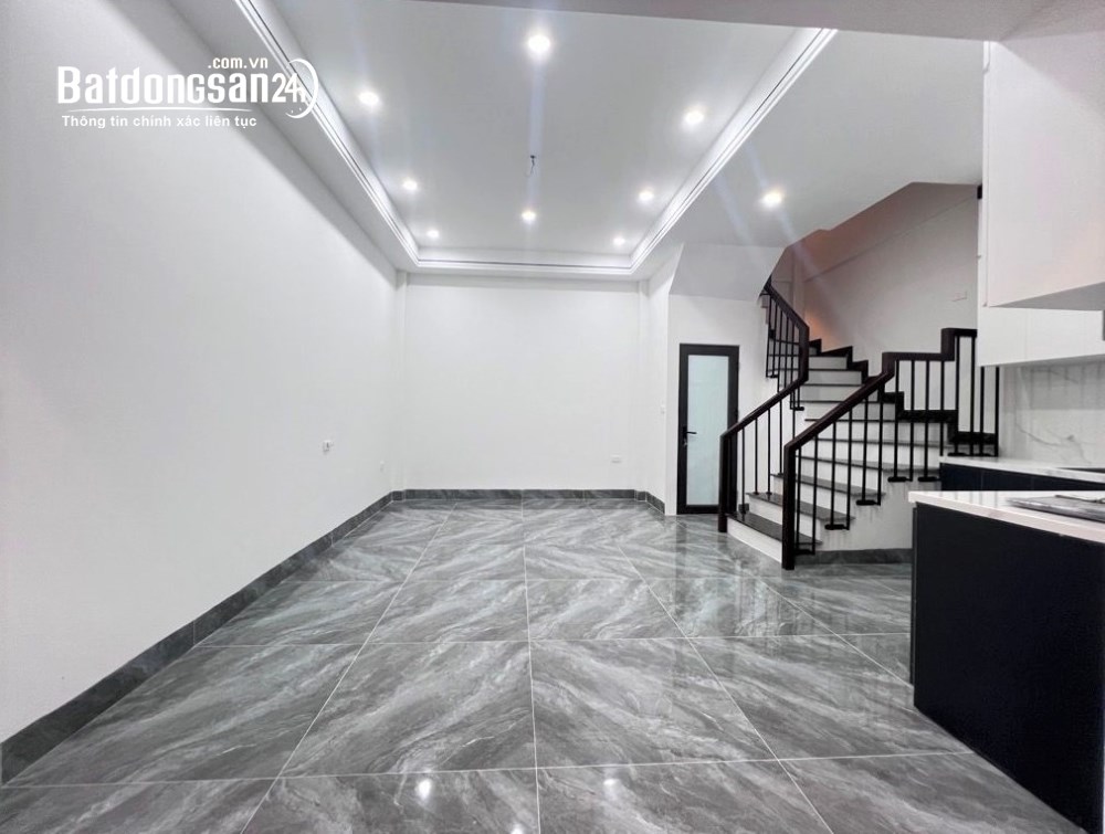 Bán nhà phố Ô Cách - Việt Hưng - Long Biên - Ô tô vào nhà - 5 tầng mới, 36m2, giá 8.4 tỷ.