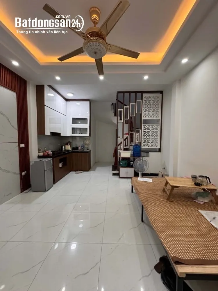 Bán nhà 5 tầng, 32m2 giá nhỉnh 7 tỷ, Phố Đại La, Hai Bà Trưng.