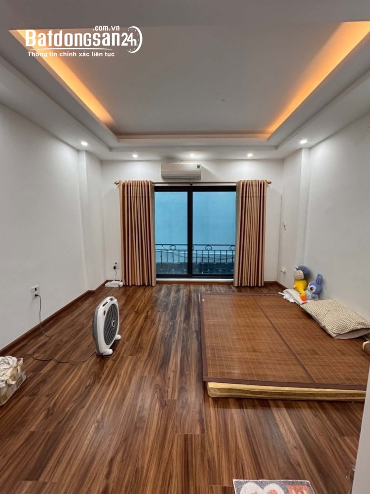 Bán nhà 5 tầng, 32m2 giá nhỉnh 7 tỷ, Phố Đại La, Hai Bà Trưng.