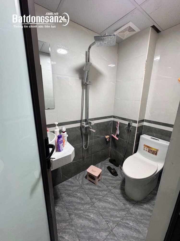 Bán nhà 5 tầng, 32m2 giá nhỉnh 7 tỷ, Phố Đại La, Hai Bà Trưng.