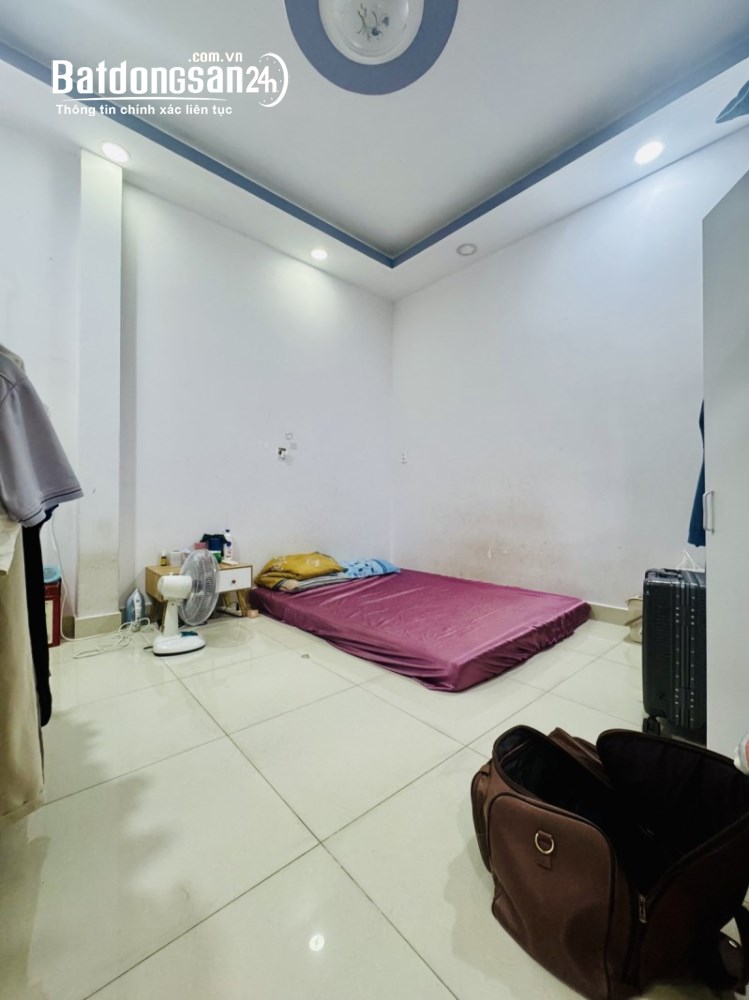 Bán nhà đường Trịnh Đình Trọng, Tân Phú - 59m2 (5.5x13) - Nhà đẹp, xe hơi thông, sổ hồng riêng.