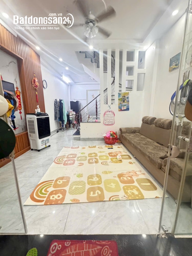 Nhà 3 tầng ngõ 237 Đằng Hải, Hải An, Hải Phòng – Sân cổng riêng, an ninh tốt, giá hơn 2 tỷ.