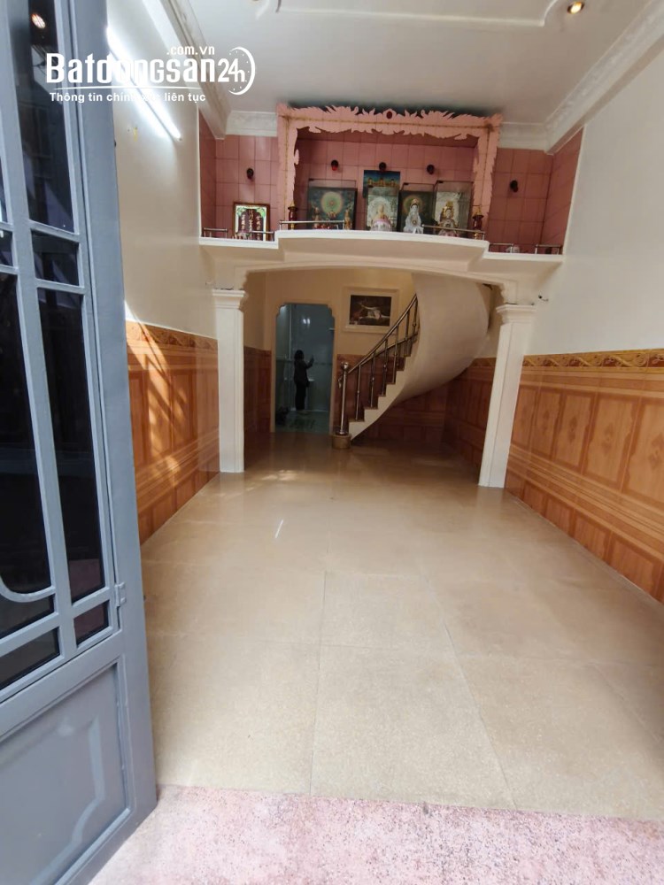  Bán nhà 42m2, 3 tầng, sân thượng, giá 5.7 tỷ, P. Phú Thọ, Quận 11.